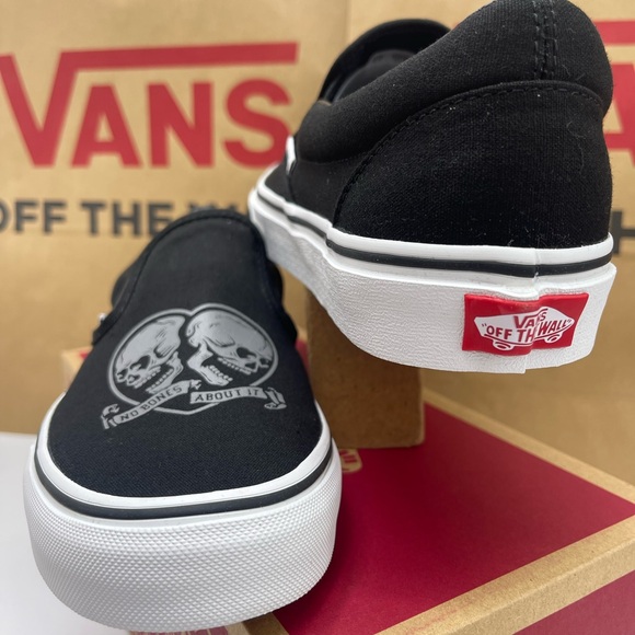 Vans Women's Classic Slip-On Love You To Death Black/ White Sneakers
VN0A5JMH6BT - Picture 10 of 16